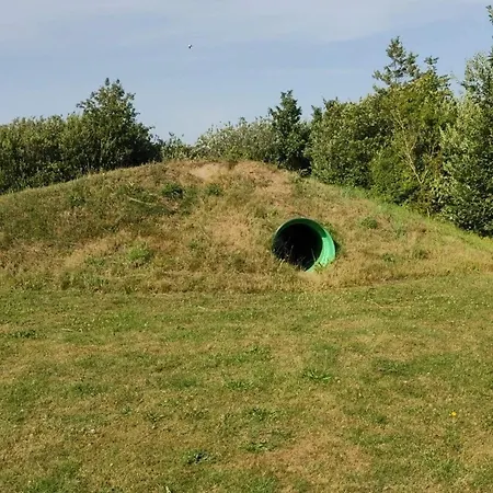 6 Person In Hemmet-by Traum