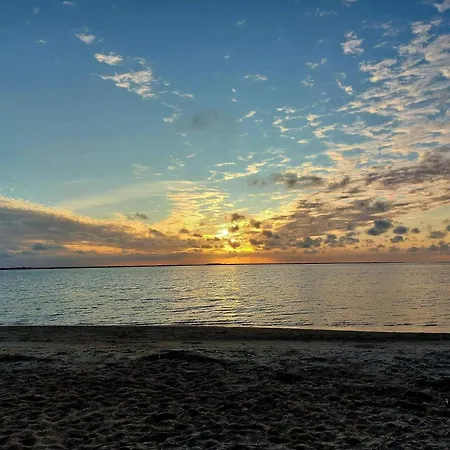 6 Person In Hemmet-by Traum