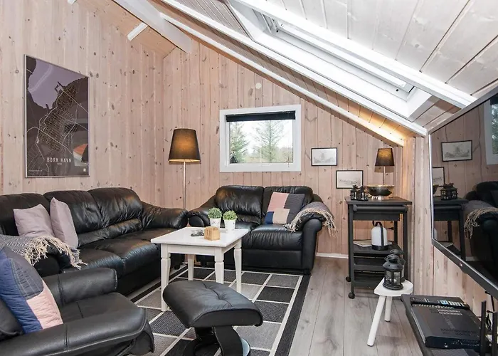 6 Person In Hemmet-by Traum *