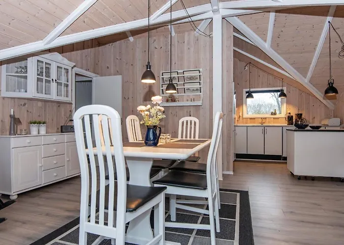 6 Person In Hemmet-by Traum * Hemmet