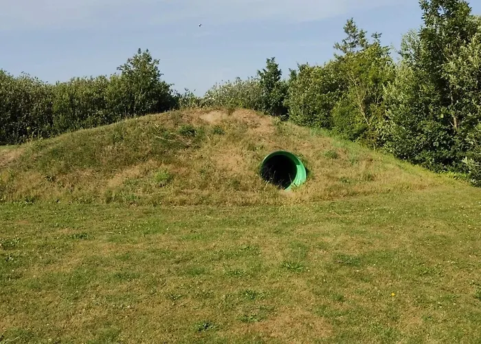 6 Person In Hemmet-by Traum